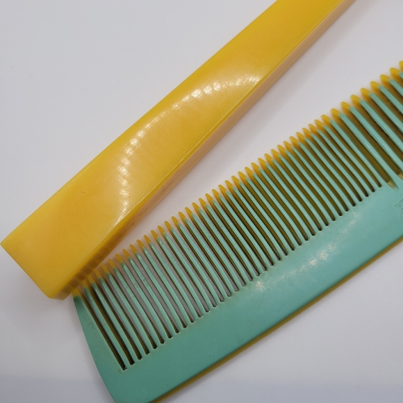 VTG Vanity Set | Mirror & Comb | Blue & Yellow | Dupont | Made in the USA - Picture 4 of 11